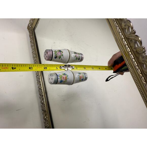 Vinthae Set of Japan-Made Hand-Painted Mini-Salt/Pepper Shakers. 1-1/2" Floral - Picture 9 of 10